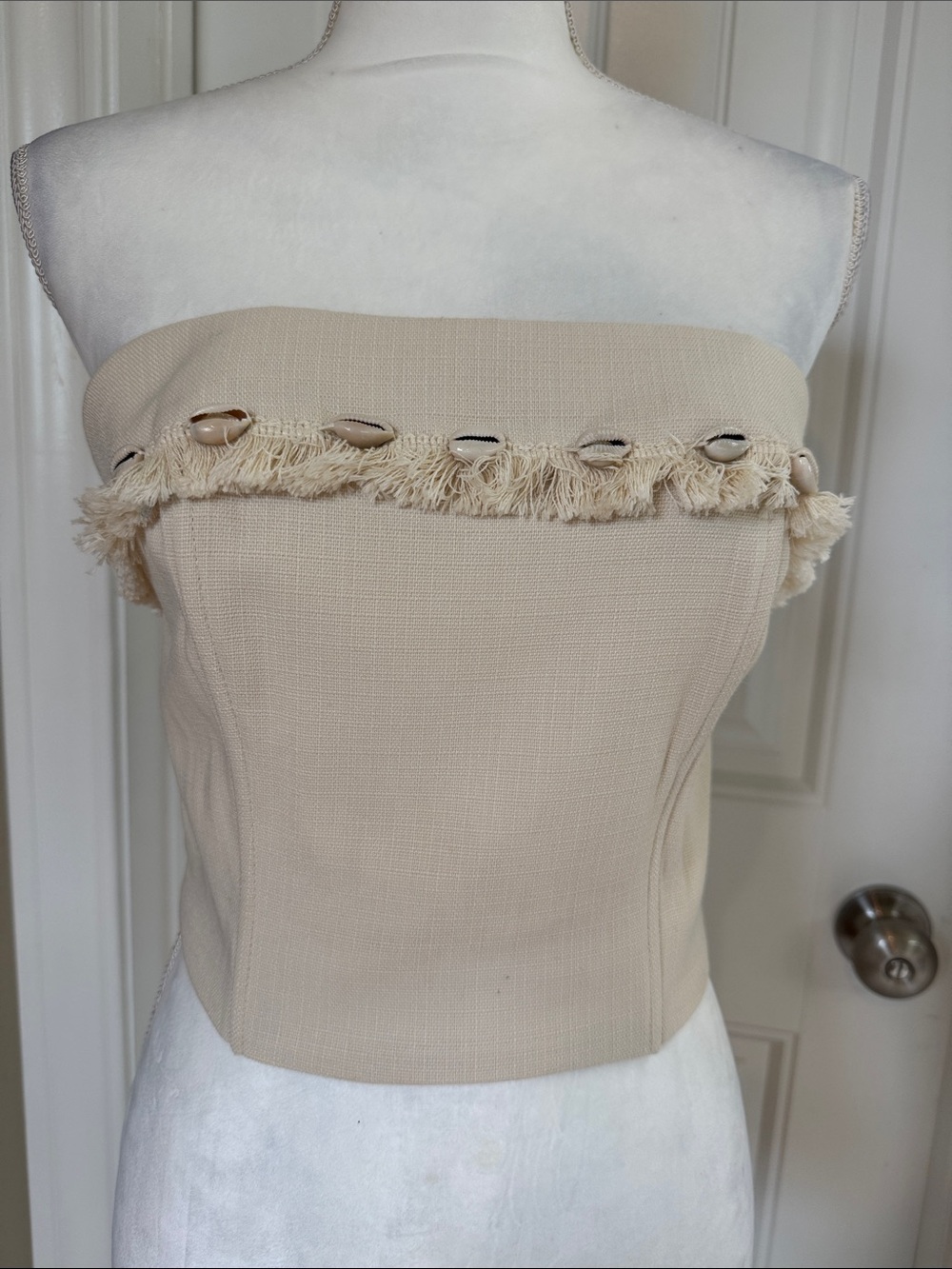 NWT Fate by LFD Strapless Beige Top Fringe & Shell Detail SZ LG p2p 17” plusFlat